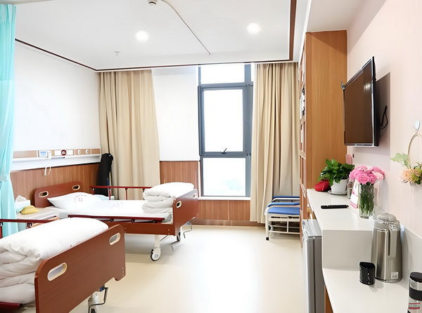 细节藏不住爱！白敬亭晒家意外暴露恋情？